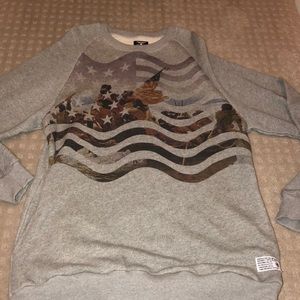 men’s crew neck
